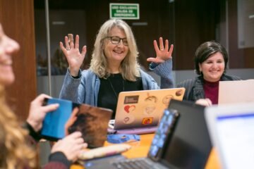 Cuarto Propio en Wikipedia: las editoras que hacen justicia a las mujeres en internet desde hace más de una década