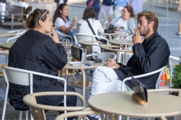 Sociedades médicas piden que España imite al Reino Unido y prohíba comprar tabaco a los nacidos a partir de 2009