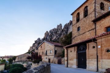 Del monasterio de San Salvador de Cañas a la cueva de los Cien Pilares: un paseo por la otra Rioja