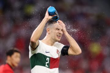 La crisis climática golpea al fútbol: científicos y jugadores piden a la FIFA que rechace patrocinios de petroleras