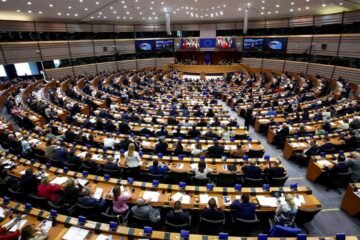 La UE acelera su puesta en marcha del trato comercial con EE.UU. para contentar a Trump