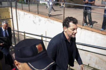 La pisada “forzada” de Isak Andic antes de caer al vacío, indicio en la investigación