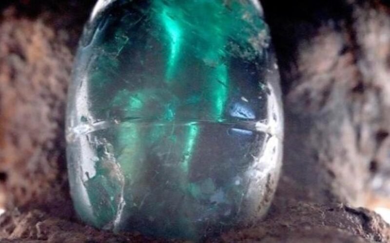 Las brillantes piedras verdes enterradas hace más de 1.000 años con los antiguos caciques de Panamá eran esmeraldas colombianas