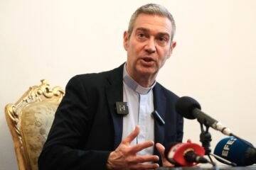 La órbita de Vox, contra el enviado del Papa que investiga el escándalo de pederastia del Sodalicio en Perú