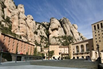 El primer denunciante del ‘caso Montserrat’ pide al Papa que cancele su visita a la abadía por ser la “zona cero de la pederastia clerical catalana”
