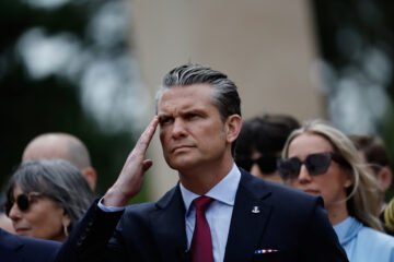 Hegseth lanza un alegato contra la inmigración en el 82º aniversario del Desembarco de Normandía: «¿Cuándo harán algo las capitales europeas contra esta invasión?»