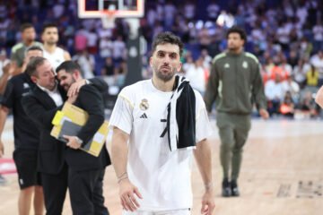 Dos dolorosas finales perdidas, una plaga de lesiones y un descalabro, el balance de la primera (y fallida) temporada de Scariolo en el Madrid: «Pido disculpas»