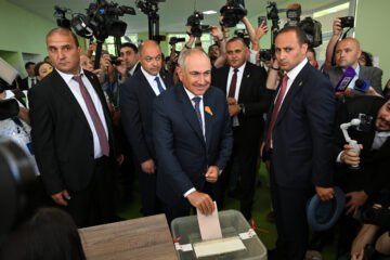 El primer ministro europeísta Pashinián gana las elecciones parlamentarias armenias, según los sondeos a pie de urna