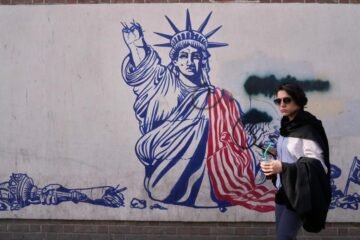 Irán lanza una oleada de ataques contra países del Golfo en medio de las conversaciones de paz