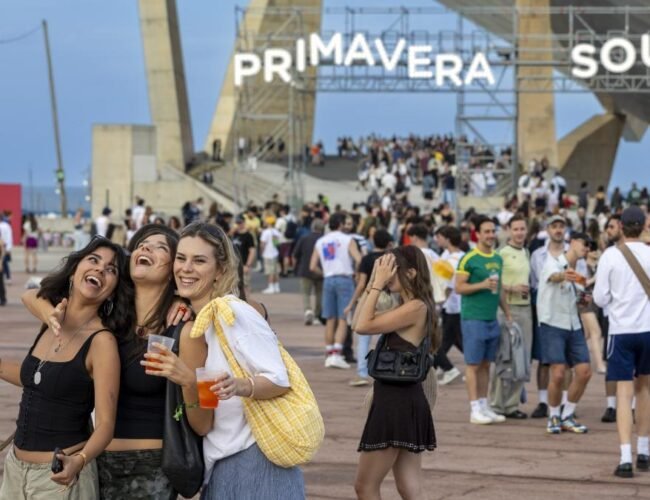 El Primavera Sound reúne a 287.000 personas en una edición marcada por la lluvia
