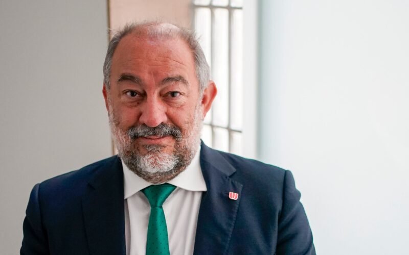 Julián Garde, nuevo presidente de los rectores: “Hay una mezcla explosiva: el precio de los pisos se ha disparado y no hay suficientes residencias”