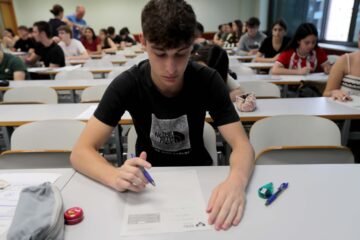 La carrera entre educación y tecnología