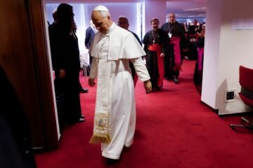 Las víctimas de abusos piden al Papa una respuesta “más eficaz” de la Iglesia en los casos de pederastia
