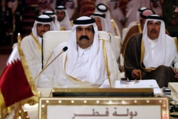 El emir que hizo de Qatar una pujante y ‘temida’ nación del Golfo a golpe de petrodólares y del canal Al Jazeera