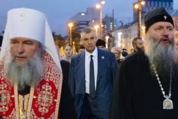Decenas de miles de nostálgicos de la Monarquía rusa participan en la procesión anual en homenaje al zar Nicolás II