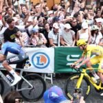 Van der Poel revienta a Pogacar con una agónica exhibición en los Campos Elíseos
