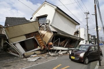 Aumenta el número de muertos por el terremoto en Japón mientras los equipos de rescate buscan a los desaparecidos