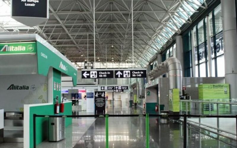 Las aerolíneas prevén volar con normalidad a Italia, pero esperan más controles en destino