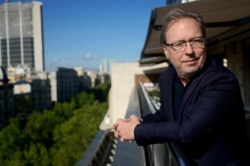 La ley de Cambres se retrasa por la polémica de las sillas de plata