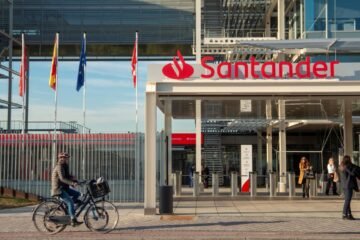 El Santander pacta prejubilar desde los 55 años con hasta el 95% de la pensión