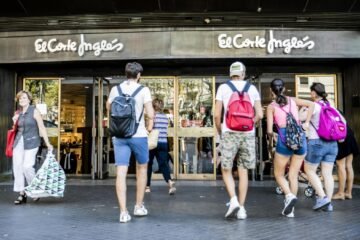 Cambio en el horario por la final del Mundial: a qué hora cierran El Corte Inglés, Carrefour o MediaMarkt este domingo
