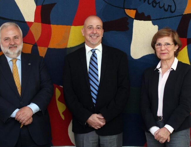 Dimite Robert Lubar, patrono de la Fundació Miró, por la elección de Maribel López