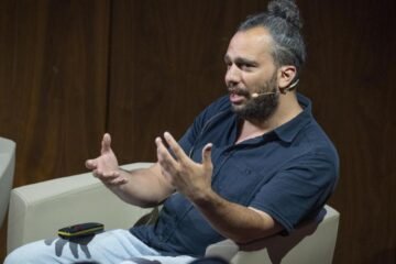 Salvar la cultura de Gaza con dos vestidos