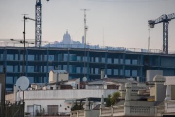 La escasez de alquileres lleva a Catalunya a liderar la firma de hipotecas