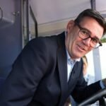Burnham anuncia una bajada de impuestos para pubs, clubes y locales de música del Reino Unido