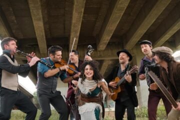 Ivan Kovačević (Barcelona Gipsy BalKan Orchestra): “Barcelona al principio del siglo respiraba arte y hoy persiguen a los músicos”