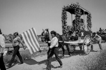 El MNAC adquiere 40 fotografías de Pedro Madueño de la Santa Coloma de los setenta