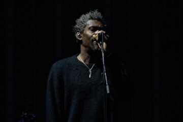 Massive Attack, vetados de Singapur tras sacar una bandera palestina en un concierto