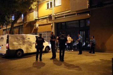 Detenido un hombre por su relación con la muerte violenta de su pareja en Barcelona
