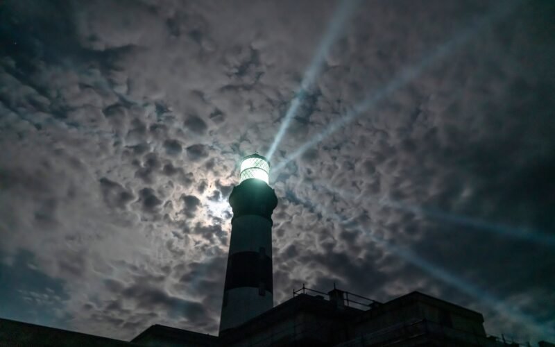 El mar de Iroise, donde los faros desafían algunas de las aguas más peligrosas del mundo