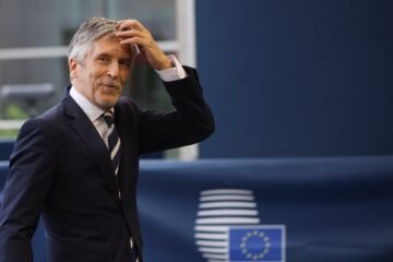 Interior aprueba un protocolo que permite a las personas trans migrantes cambiar el sexo en sus documentos
