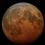Eclipse lunar parcial hoy: a qué hora empieza en cada municipio de España, cuánto dura, cuándo termina y dónde ver gratis online