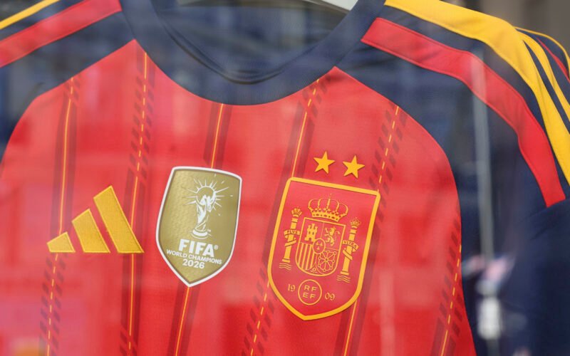 La nueva camiseta de España con las dos estrellas ya está a la venta: precio oficial y dónde comprarla