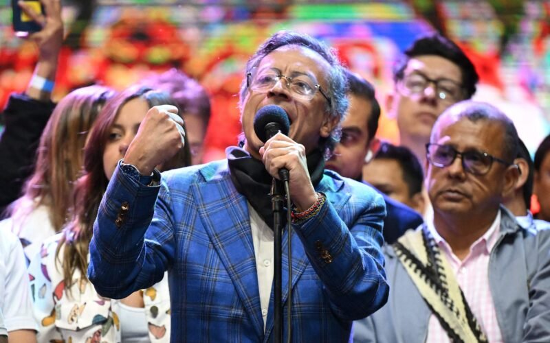 Petro se niega a reconocer al «ilegítimo» presidente electo, Abelardo de la Espriella