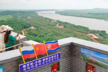 El eje antioccidental de Xi, Putin y Kim se juega en un pequeño río de Asia