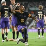 El Barça estrena la Liga sin 9 pero con una cómoda goleada al Elche gracias a Raphinha y Fermín