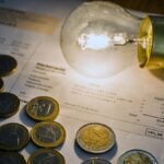 El recibo de la luz se dispara en agosto hasta los 97 euros, el más caro en cuatro años, según Facua