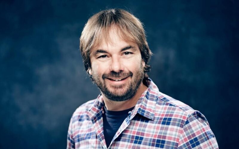 Quim Masferrer, actor: “Desde que quitaron los peajes, la AP-7 se ha convertido en una especie de túnel del tiempo en el que sabes cuándo entras, pero nunca cuánto tardarás en llegar”