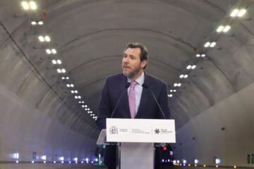 Óscar Puente adelanta el desembarco de Renfe en Portugal tras las dificultades en Francia
