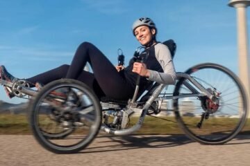 El triciclo ideal para ejercitarse por completo: se puede impulsar con piernas, brazos o todo a la vez