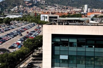 La tasa contra el coche en los centros comerciales fracasa