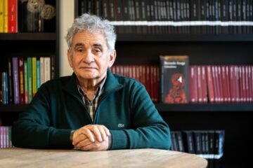 Atxaga y la extrañeza de los ángeles