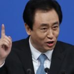 China condena a cadena perpetua al fundador de Evergrande, el magnate del ladrillo