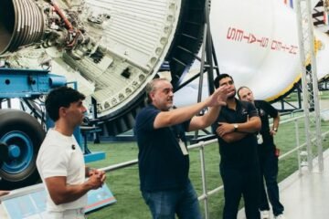El Mago Pop visita la NASA para preparar su próximo espectáculo