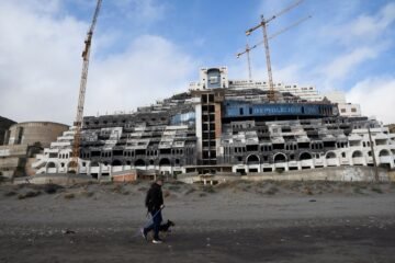 La Fiscalía investiga a los concejales que retrasaron la anulación de la licencia del Algarrobico