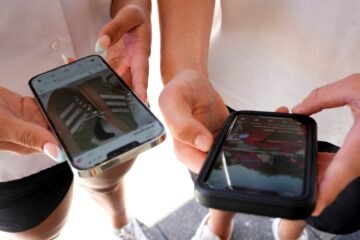 El Constitucional de Francia anula la ley que prohíbe las redes a menores de 15 años: “Es una vulneración de la libertad de expresión”